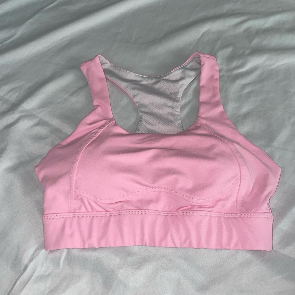 pink sports bra